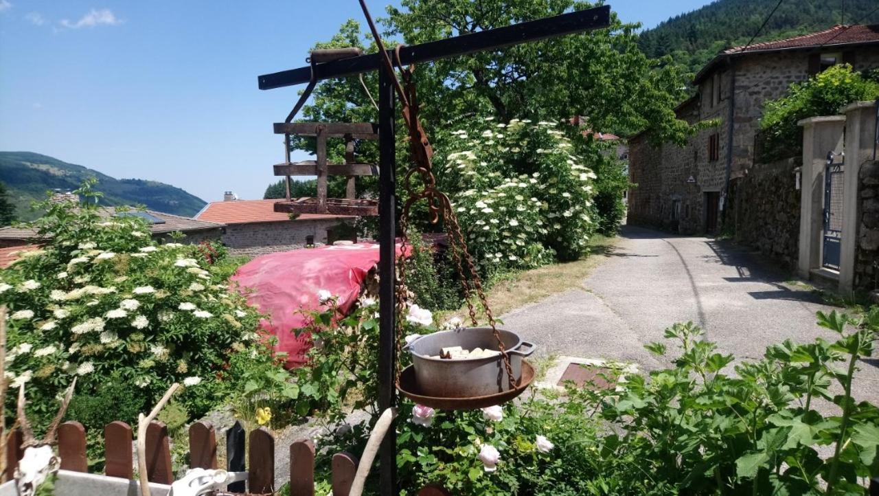 Chambre Privee Chez L'Habitant Saint-Julien-Vocance Dış mekan fotoğraf